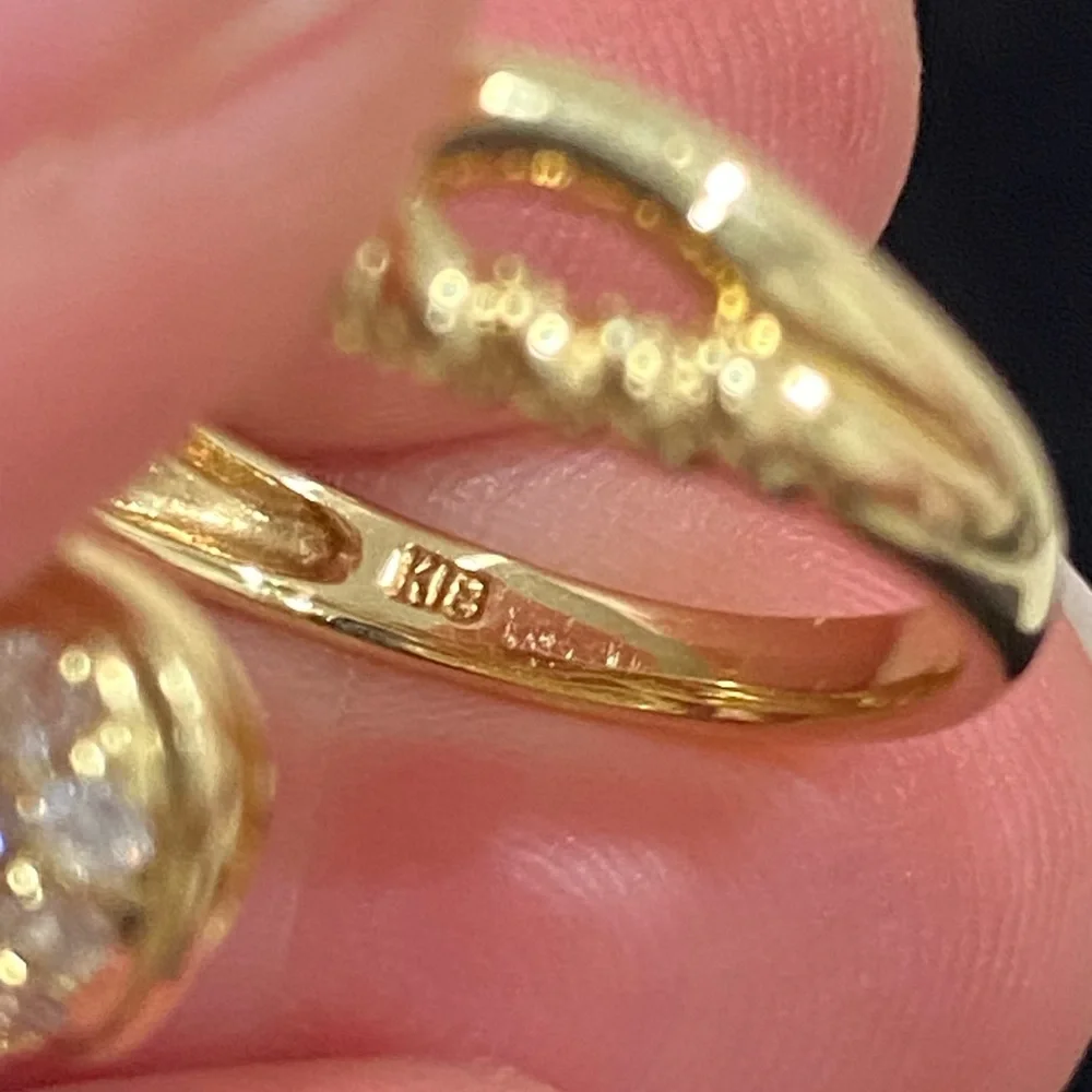 18K Diamond Dangle Heart Ring - Picture 8 of 10